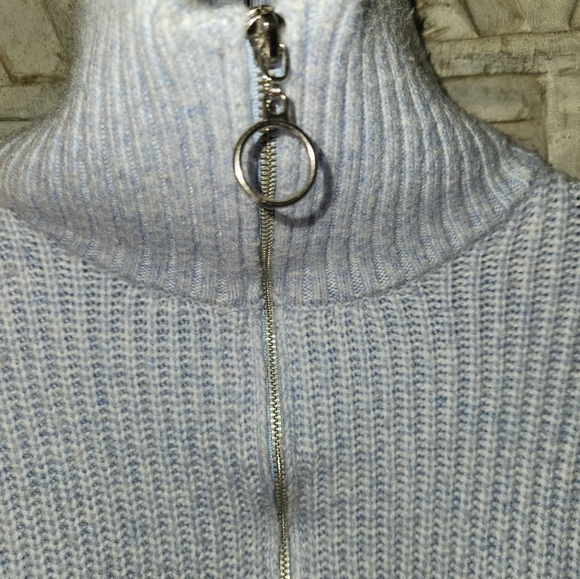 EUC Jessica Simpson Cropped Sweater Size Med - Picture 7 of 8